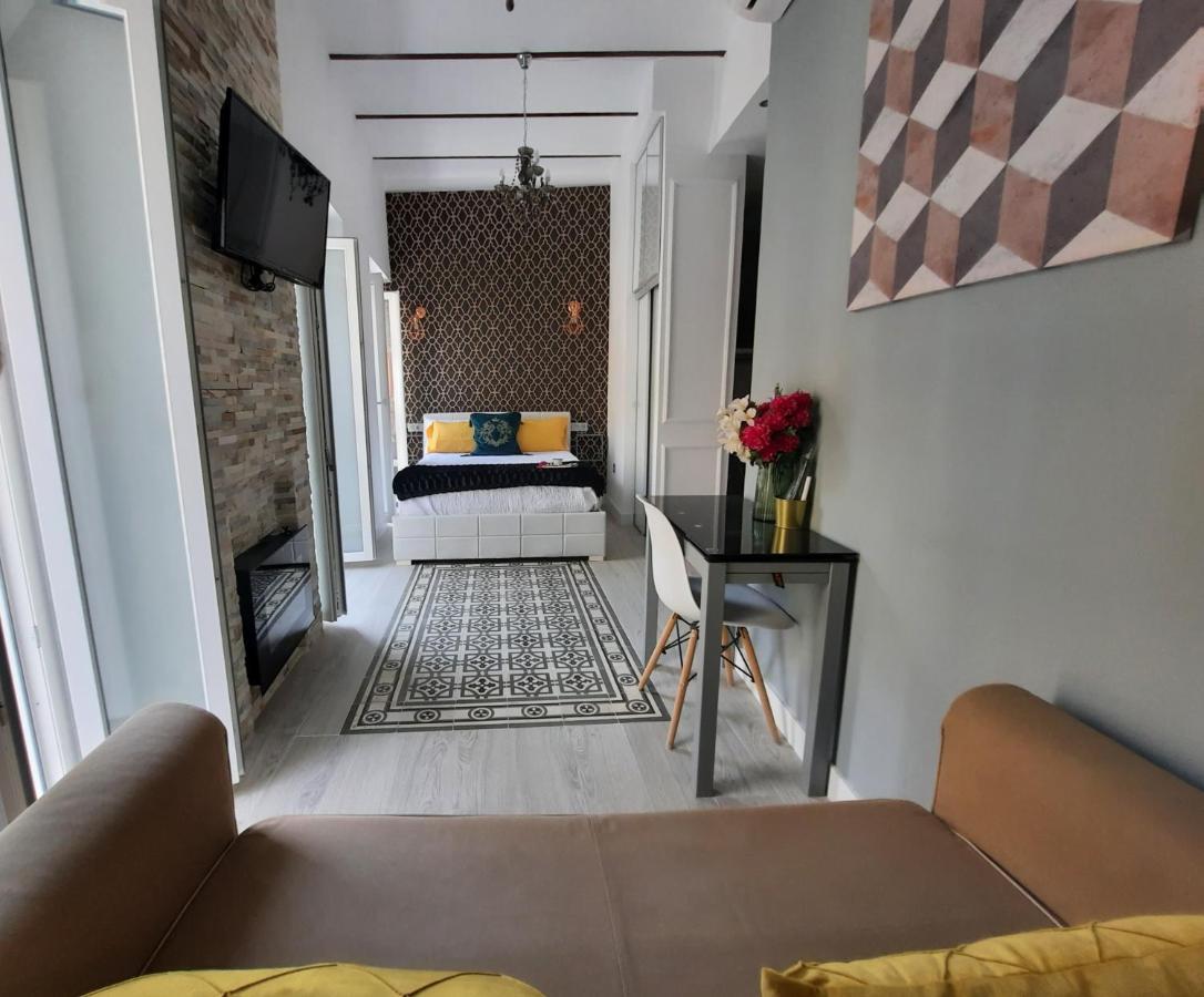 La Suite Del Conde Luxury Suites Seville Exterior photo